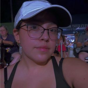 Meet your Posher, Valentina